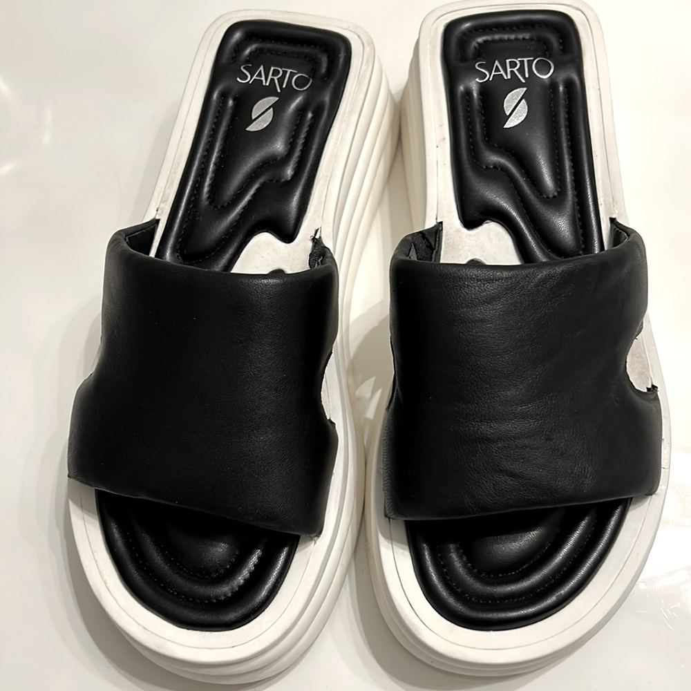 Franco SARTO black leather wedge